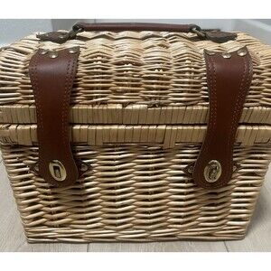 Picnic Time Napa Set For 2 Lined Basket Glasses-Napkins-Wine Opener & Knife